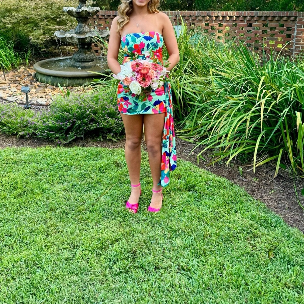 Multi color strapless